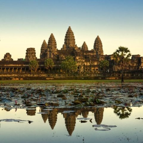 kuil angkor wisata kamboja terkenal
