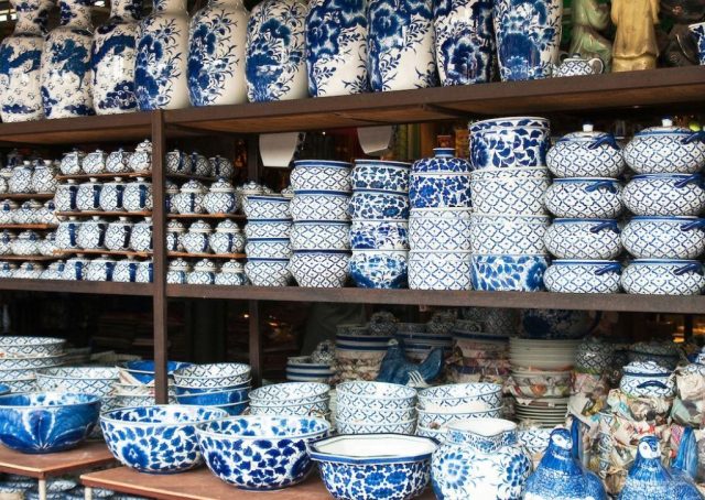 souvenir tembikar thailand