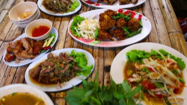 masakan khas thailand wilayah timur laut