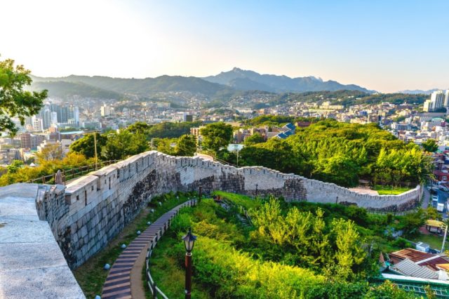 tembok kota tempat wisata gratis seoul