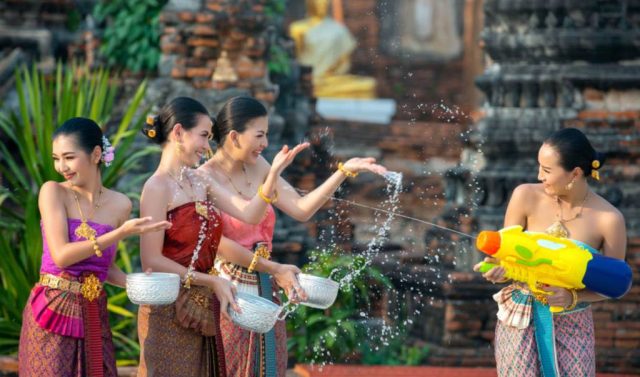 festival air songkran thailand