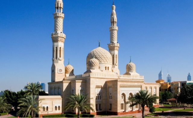 masjid jumeirah tempat bersejarah dubai