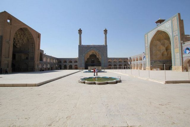 isfahan tempat terbaik iran