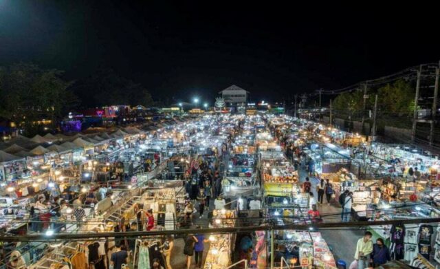 indy pasar malam di bangkok