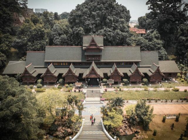 istana kesultanan melaka tempat bersejarah di malaysia