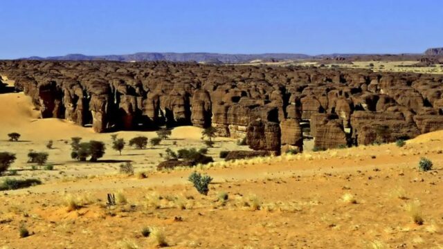 batu berbisik ennedi chad