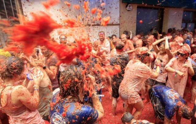 festival la tomatina spanyol