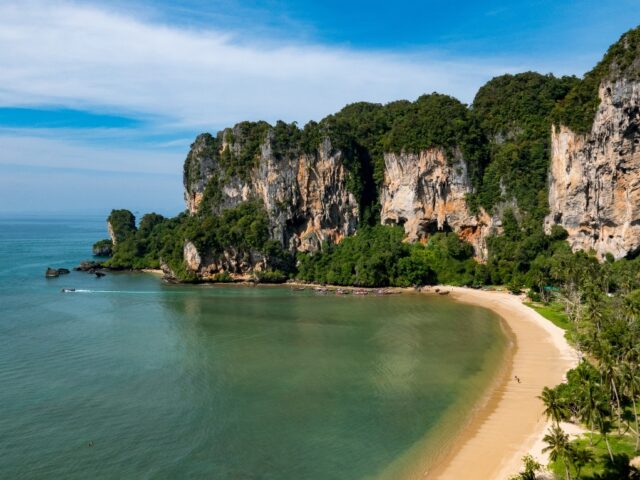 teluk ton sai kepulauan phi phi thailand