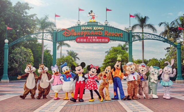 disneyland landmark ikonik hong kong