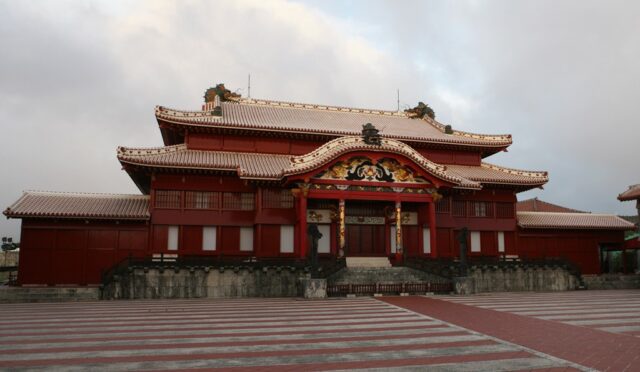 kastil shuri tempat terbaik di okinawa