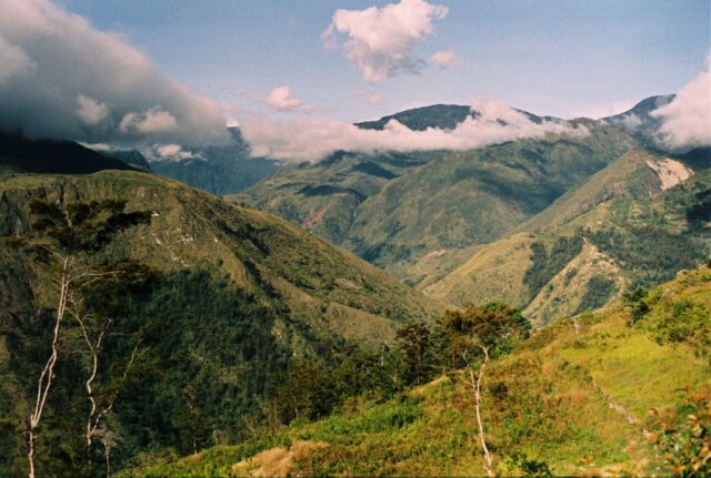 pegunungan kubor tempat indah di papua nugini