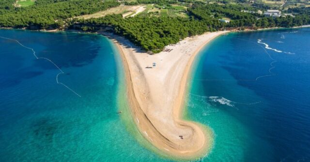 pantai zlatni rat yang mirip hawaii di eropa