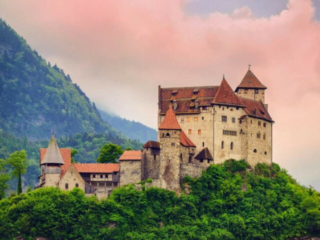 kastil gutenberg negara liechtenstein