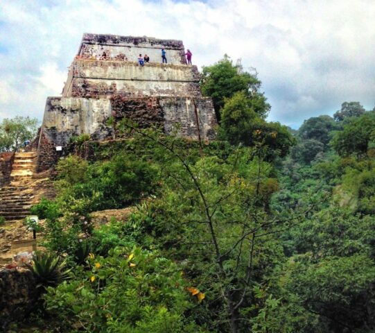 piramida tepozteco di meksiko