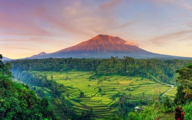 pulau bali di asia yang banyak dikunjungi