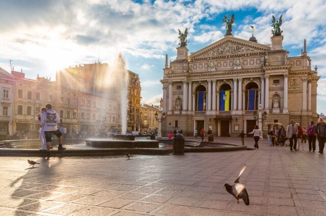 lviv kota bersejarah di eropa timur