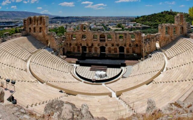 odeon herodes atticus wisata kuno di athena