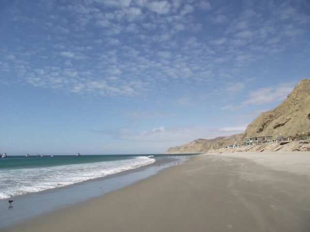 pantai cabo blanco terindah di peru