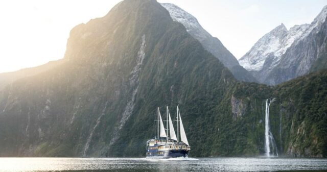 pemandangan milford sound selandia baru