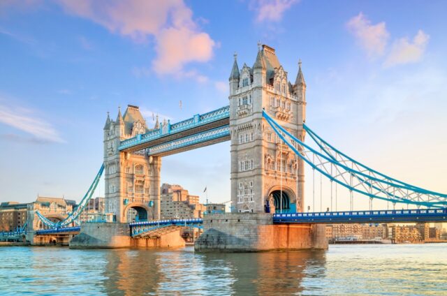 jembatan tower bridge inggris